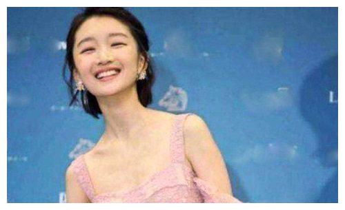 盘点娱乐圈六位平胸妹子，赵丽颖郑爽上榜，她号称平胸界鼻祖