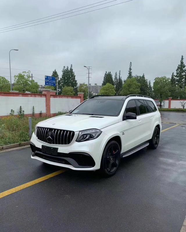 奔驰的旗舰suvgls63amg