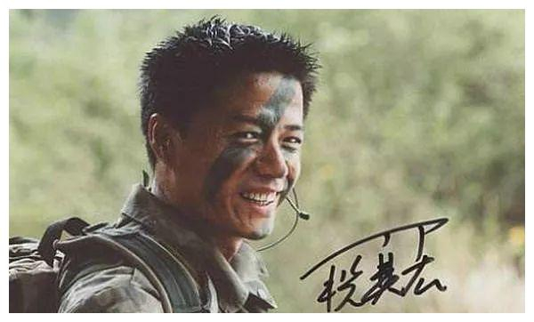 士兵突击老A袁朗,一人性感得由内而外,帅气得深入骨髓的人