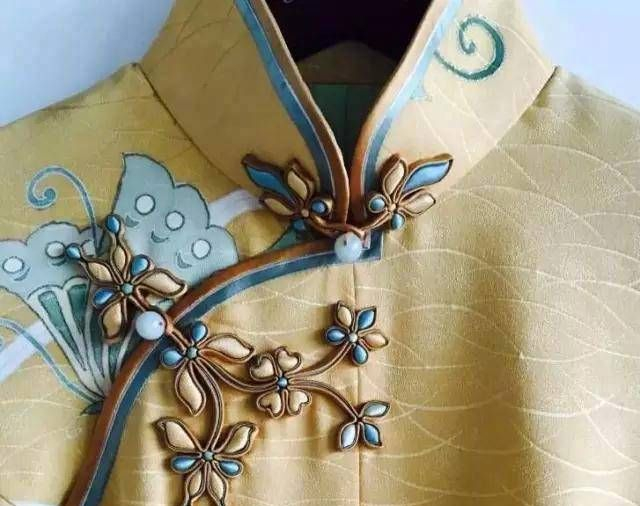 “纤纤结,纤手结情思”,中国传统服装的“盘扣”到底有多美?