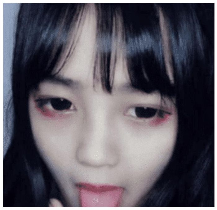 抖音“长舌妇”走红, 当她吐舌头的那一刻, 网友: 羡慕小姐姐对象
