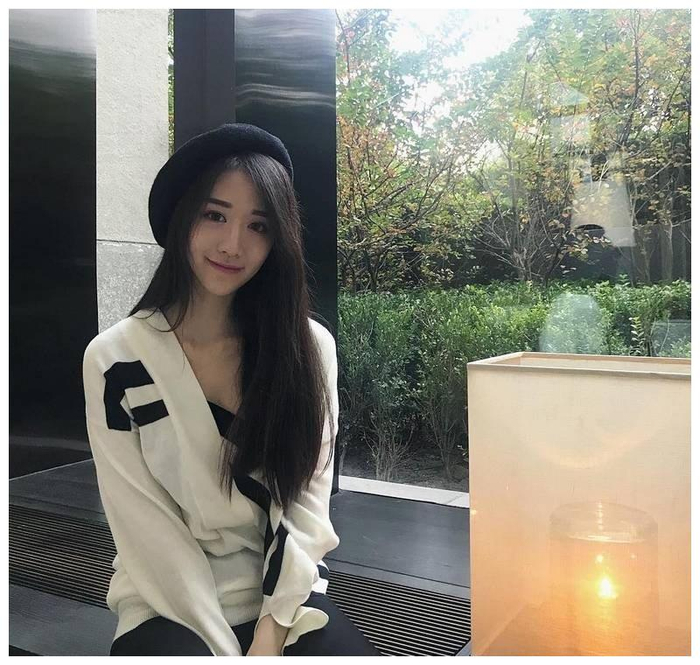 天菜正妹“菜菜”超美颜值,网友:美到爆炸
