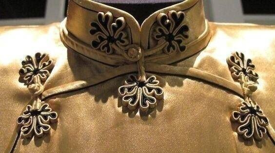 “纤纤结,纤手结情思”,中国传统服装的“盘扣”到底有多美?