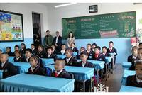 时评:莫让名校硕博士成为名中小学的特权