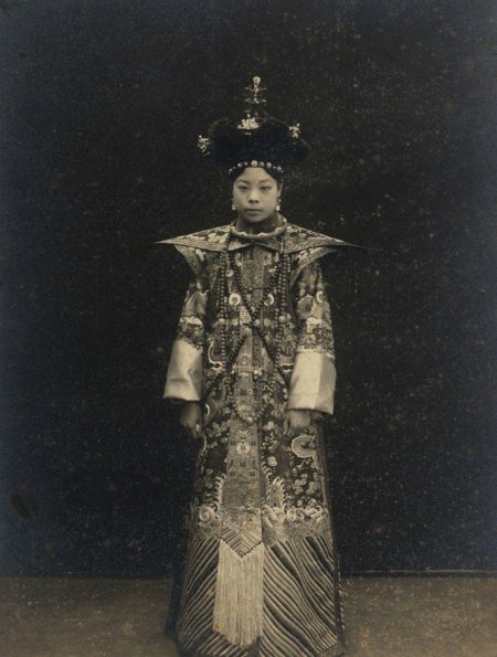 末代皇妃文绣的珍贵照片:敢和皇帝离婚,图十是溥仪离婚后的圣旨