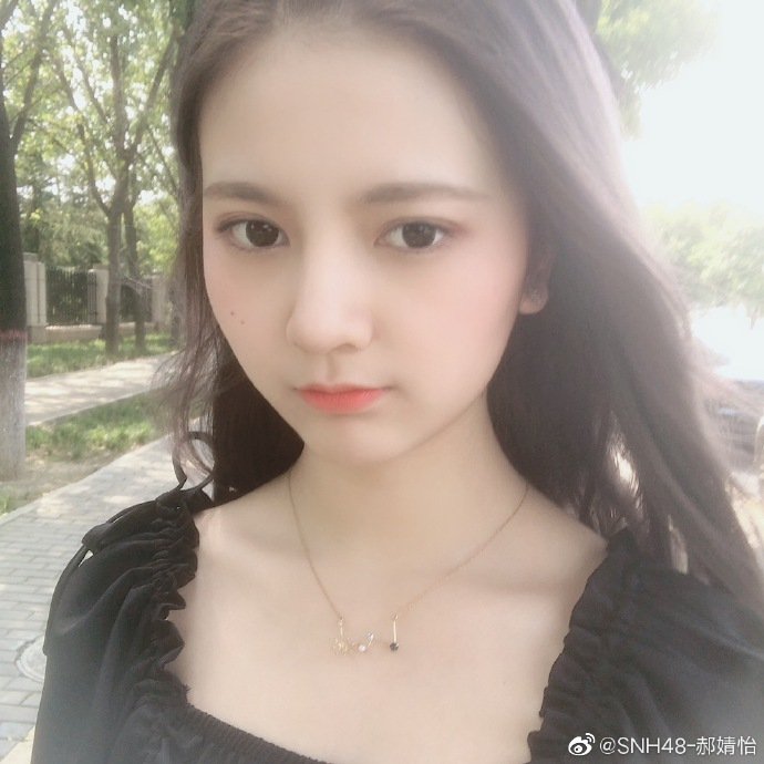 偶像女团snh48郝婧怡眼神迷人可爱美照