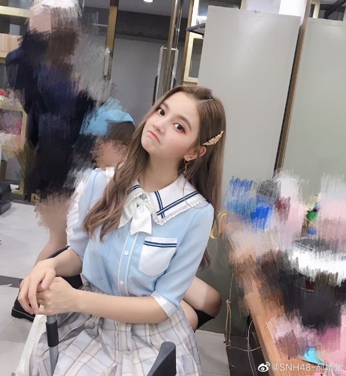 偶像女团snh48郝婧怡眼神迷人可爱美照