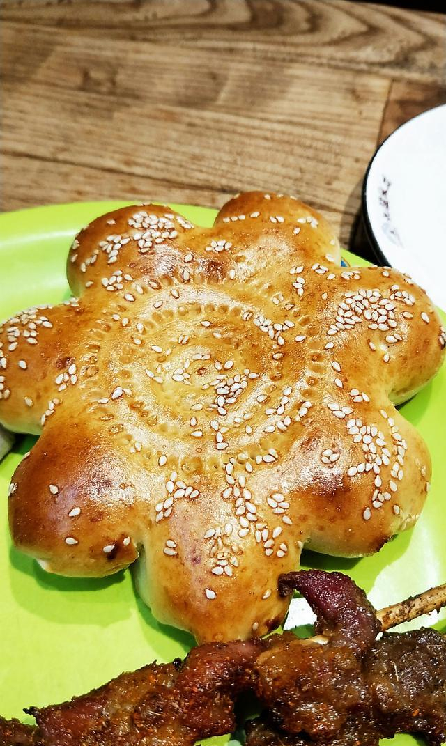 内心里独特的对粗狂面食和肉的渴望之 新疆烤包子烤肉烤馕|好吃|石头|金狮|兄弟|烤羊肉_新浪新闻