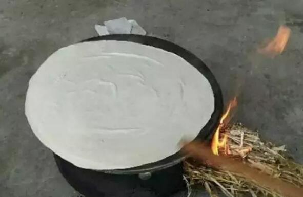 老物件的记忆:鏊子 摊煎饼做小鸡烙馍的必备神器|火候|家家|豫东|苏北_新浪新闻