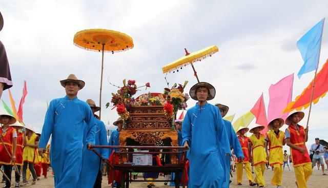京族三岛，与越南仅一水之隔，生活着我国唯一的海洋民族