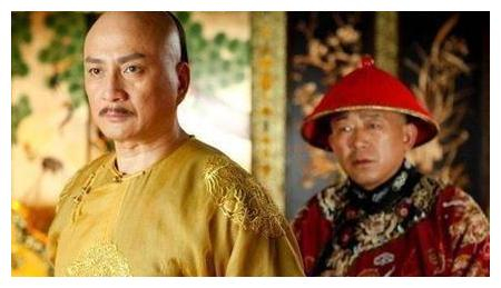 太监身上总有一股“怪味”，为何古代宫女却都喜欢与太监交好？|妃子|后宫|皇宫|皇帝|臭味_新浪新闻