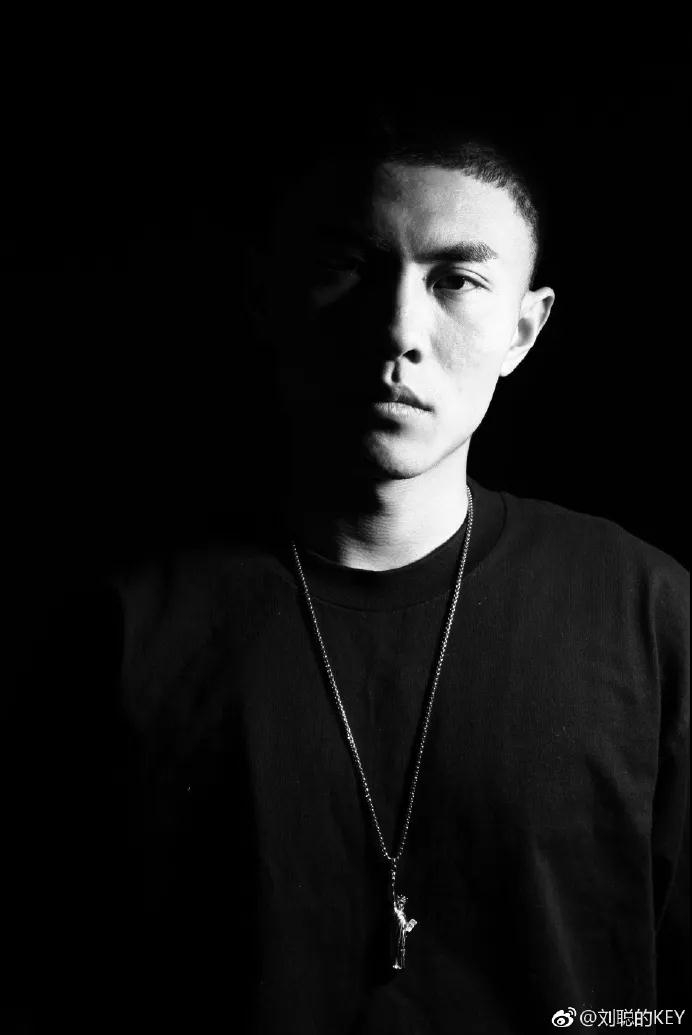 最直接的表达黑暗,道系Rapper揭开人间伤疤!|刘聪|KEY to L|Monica_新浪新闻