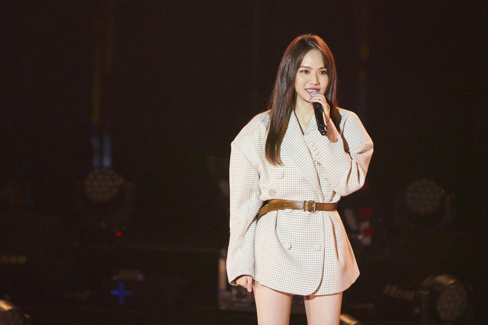 阎奕格、Karencici、文慧如合体J.K.B跨年 劲歌热舞嗨翻全场|阎奕格|文慧|劲歌热舞_新浪新闻