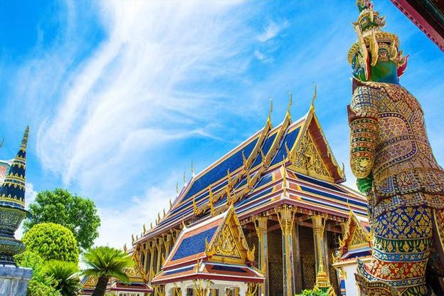 泰国大皇宫，泰国旅游著名景点，建筑非常有特点|曼谷_新浪新闻