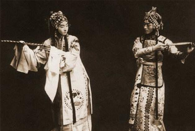 她嫁给梅兰芳徒弟, 称比自己的师母幸福, 一生不叫梅兰芳小妾师母|梅兰芳|师母|程砚秋_新浪新闻