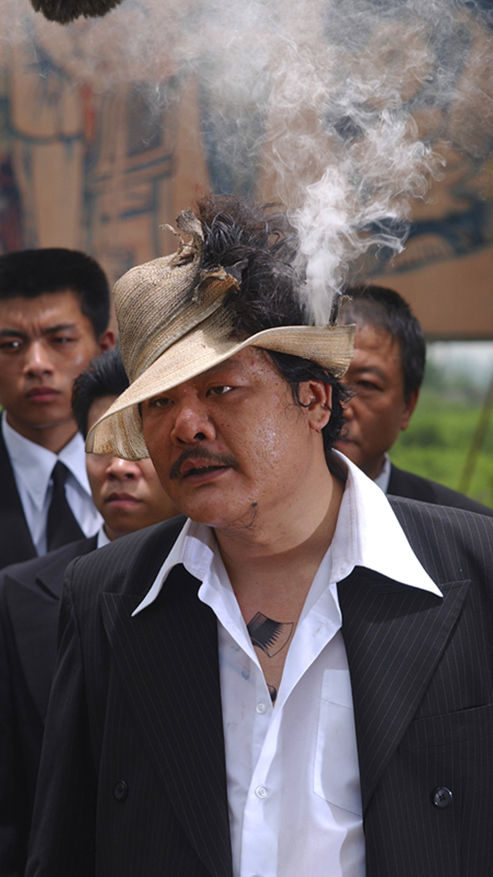 回顾经典,周星驰《功夫》,高清剧照!_新浪新闻