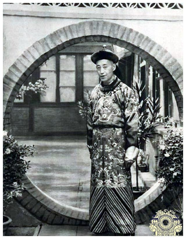 一组清朝太监真实老照片：图五将珍妃投井，图六是皇帝的贴身太监|宦官|孙耀庭|李莲英|中常侍|南长街_新浪新闻