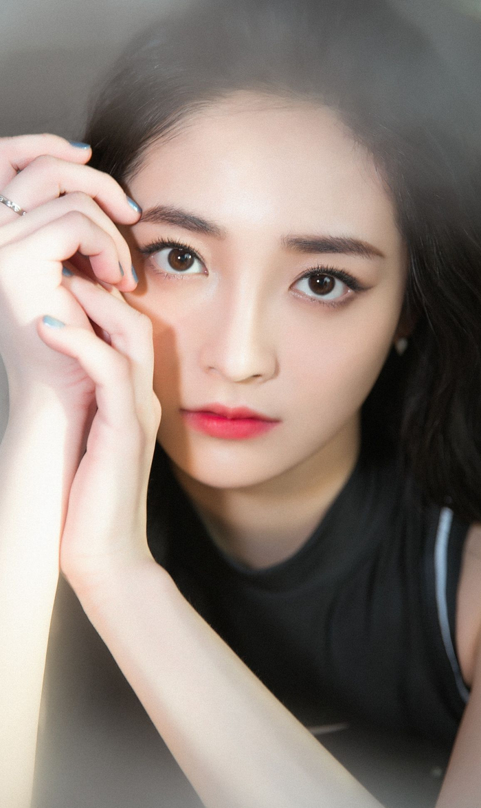 女神周洁琼,笑容甜美,气质恬静淡然!__财经头条