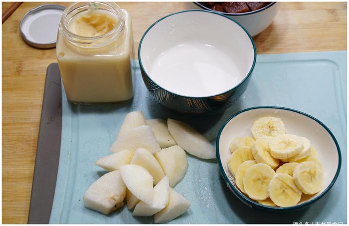 每当孩子“积食”，奶奶都让喝的消食汤，只用3种水果，简单实用