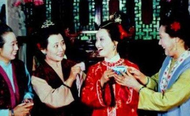 《红楼梦》里那些令人眼花缭乱的称呼——周瑞家的|太太|大娘|宝玉|仆人|辈分_新浪新闻