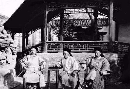 晚清时期的官老爷们：个个目光如炬，不怒自威，派头十足