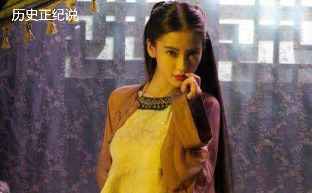 古代女性里面穿什么？肚兜只是清朝说法，汉朝只挡前面叫“报腹”_新浪新闻
