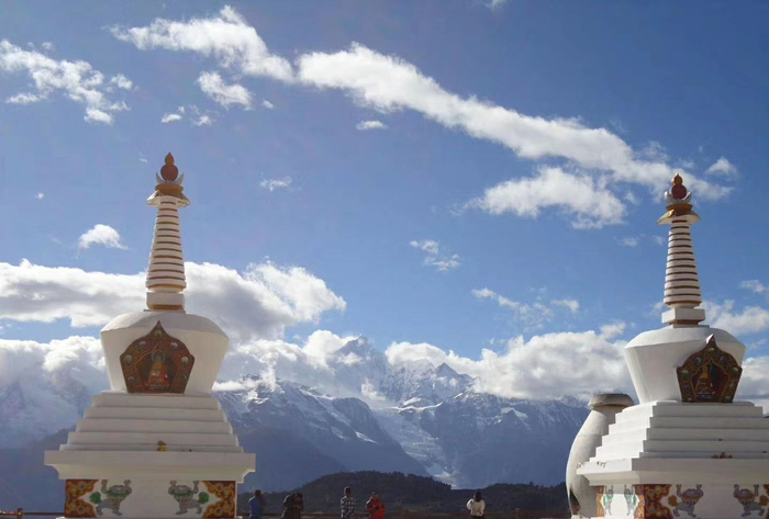 云南德钦飞来寺 在这里可以远观 梅里雪山
