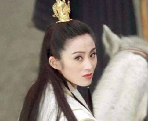 别说张敏男装帅了,那是你没有见过李冰冰的男装,简直是颜如冠玉