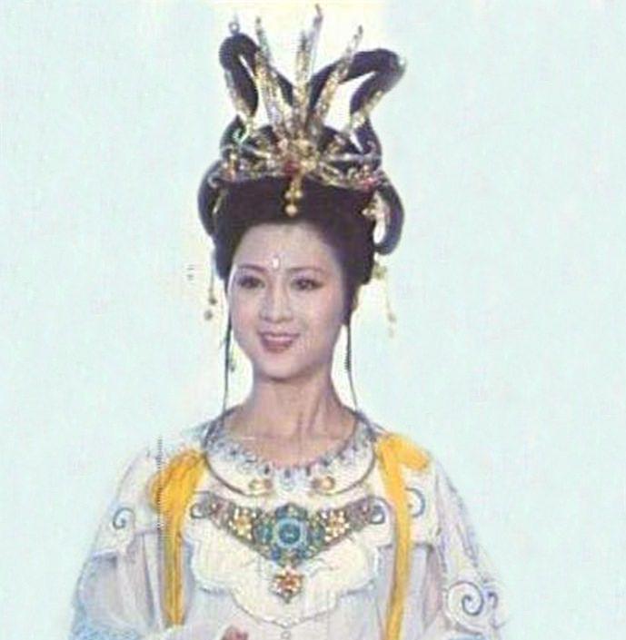 89版红楼梦四大绝色美女,薛宝钗国色天香,秦可卿倾城倾国 89版红楼梦四大绝色美女,薛宝钗国色天香,秦可卿倾城倾国