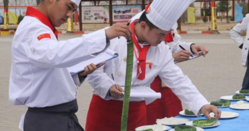 中国厨师刀工多厉害?一条鱼足以证明,网友:大型炫技现场