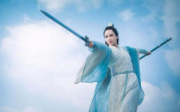 女星拿剑神态各异,杨幂刘亦菲终败给了李沁心如死灰的那一刻|刘亦菲|杨幂|杨紫_新浪新闻