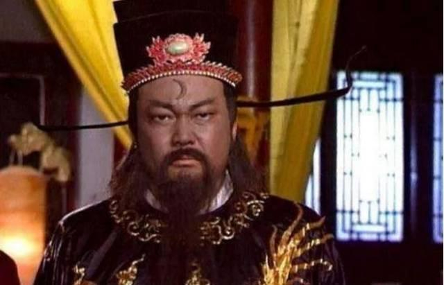 古代5大清官，明朝占了2人，一人穷的吃烂菜叶子