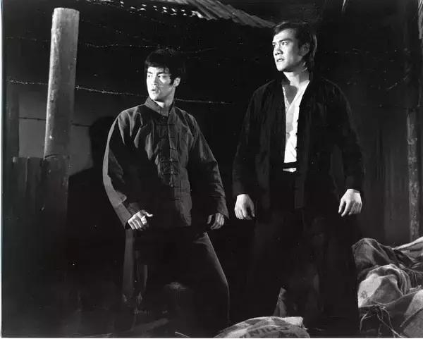 李小龙好友,港片黑帮大佬,曾帮助刘德华上位,90年代息影至今|李小龙|刘德华|田俊|洪金宝|成龙_新浪新闻