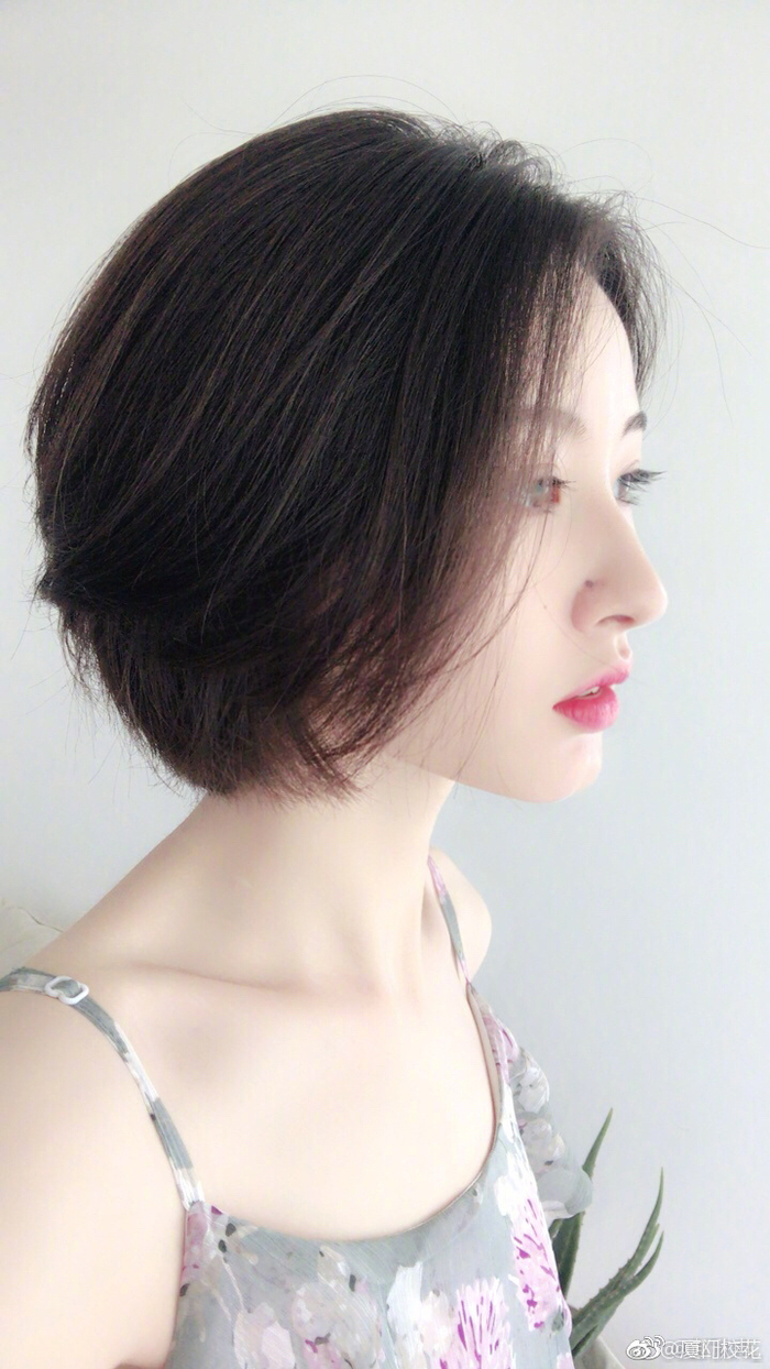 她叫赵欣冉，97年，就读于东华大学，身高166cm，天秤座|东华大学|天秤座|就读