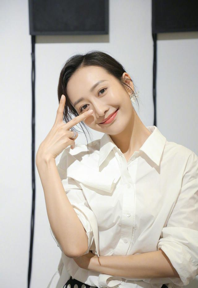 气质演员王鸥,你的笑容就是最好的存在!