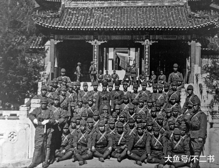 日军侵华老照片, 为掩盖侵略行为逼迫中国百姓手持太阳旗|侵略行为|日军|侵华|拍摄|百姓_新浪新闻
