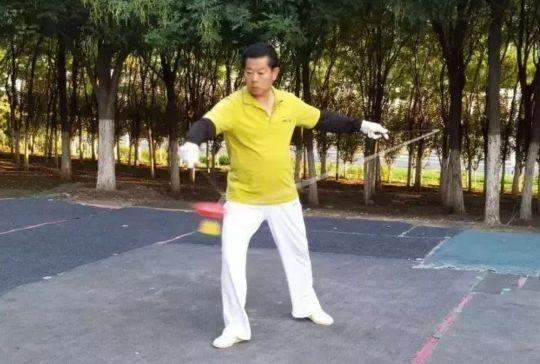 高氏空竹 | “抖”出来的空竹乐趣|空竹|高氏|木轴|乐趣|圆盘_新浪新闻
