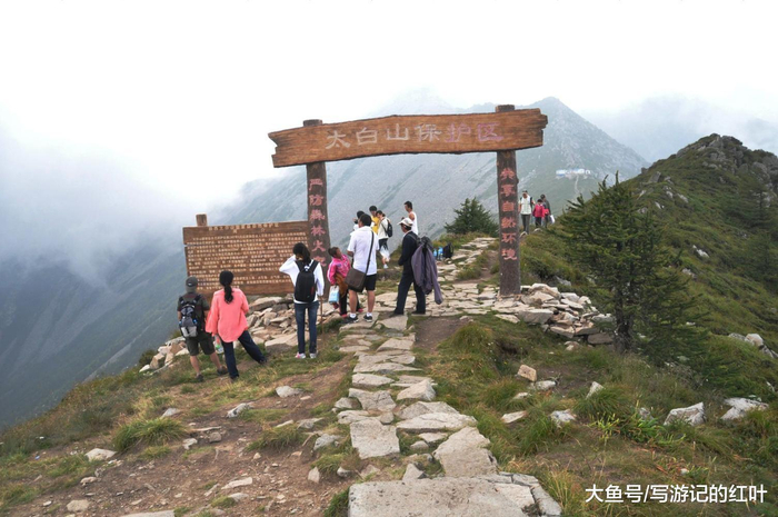 登上拔仙台 一览太白晓