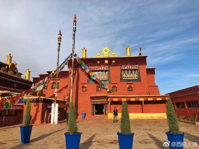 普兰县，隶属于西藏自治区阿里地区