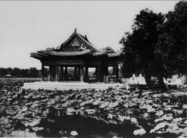 老照片:日本写真集里的瀛台,光绪皇帝曾在此处祈求医生救自己