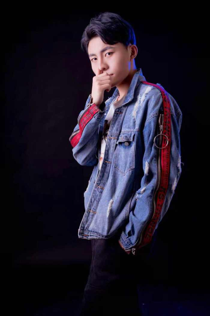 这几位搞怪的主播就是心态,上好佳,陈大猫,筱倩和喵酱啦,当天,他们五