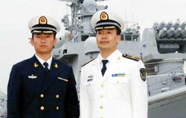 中国海军军装为什么会有两种颜色|军装|中国海军|海军|藏青色|白色_新浪新闻