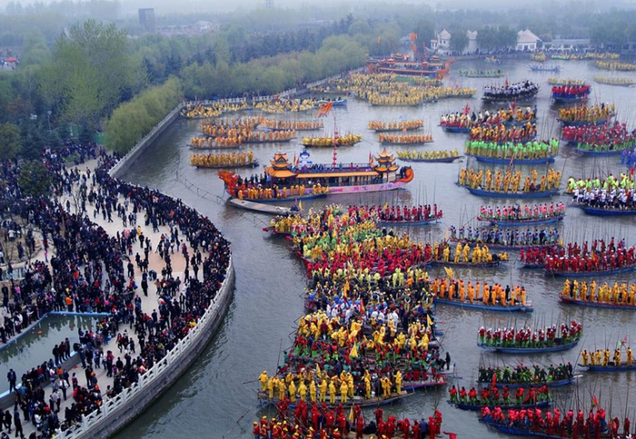 天下会船数溱潼，千篙万桨闹溱湖|会船|溱湖|竹篙|溱潼会船|篙子_新浪新闻