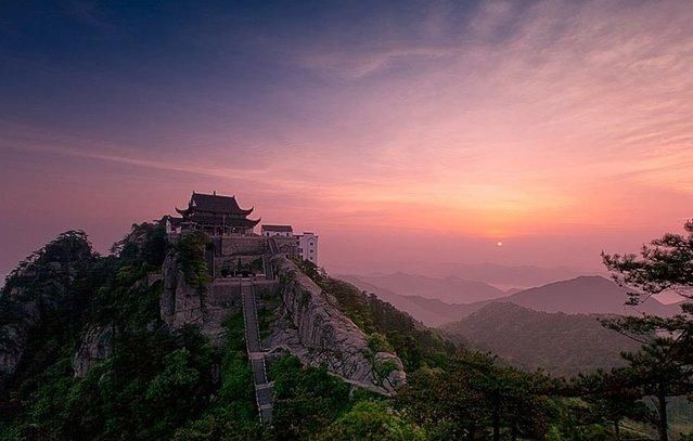 九华山旅游：探寻心中的佛国净土
