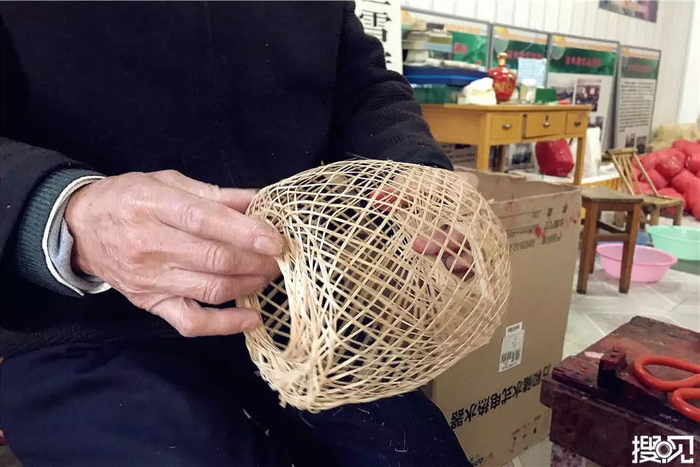 一盏灯笼，千年传承！南宋宫廷所用的灯笼几乎均出自这里！|灯笼|灯壳|竹编_新浪新闻