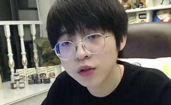 虎牙直播人气排行榜:伟神无奈屈居第三,第一原来是他?