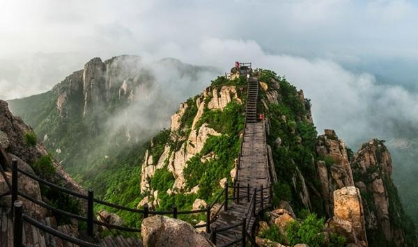 山东烟台旅游景点-天崮山旅游风景区