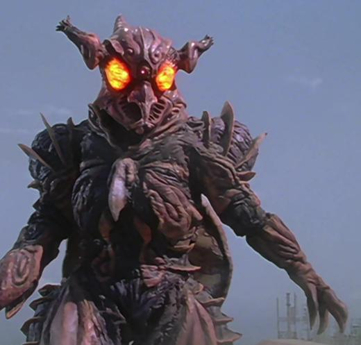 2,吸血魔兽休拉诺斯的牙齿加佐特在与迪迦奥特曼对战的过程中,装死骗