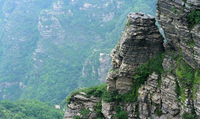 河南驻马店泌阳县象河乡一一五峰山