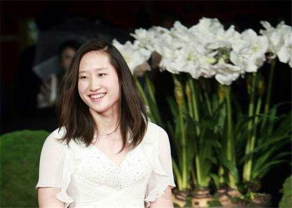 盘点中国体坛的忘年恋,“跳水皇后”嫁给大26岁的香港高官
